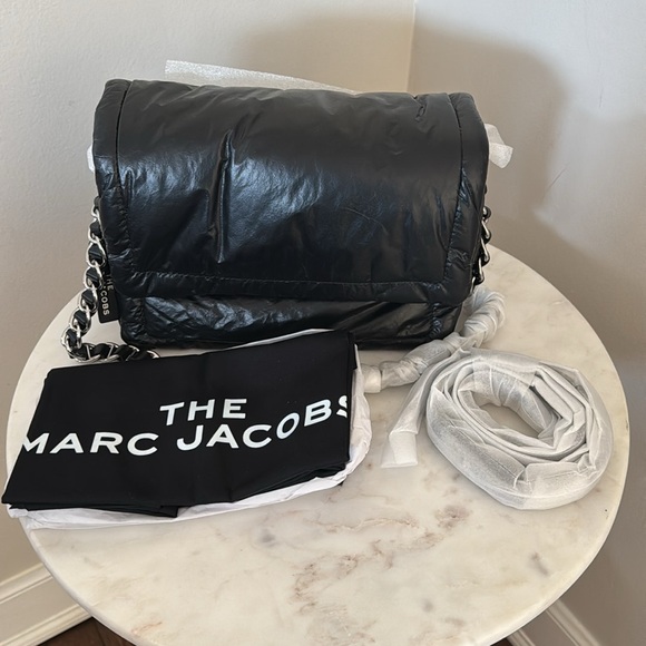 NWT Marc Jacobs The pillow bag black M0015416